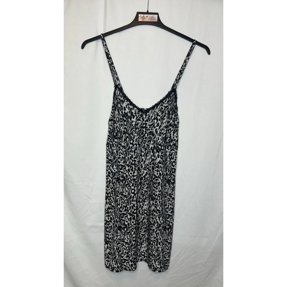 Delta Burke Women's Size 1X Black & White Animal Print Babydoll Gown and Robe